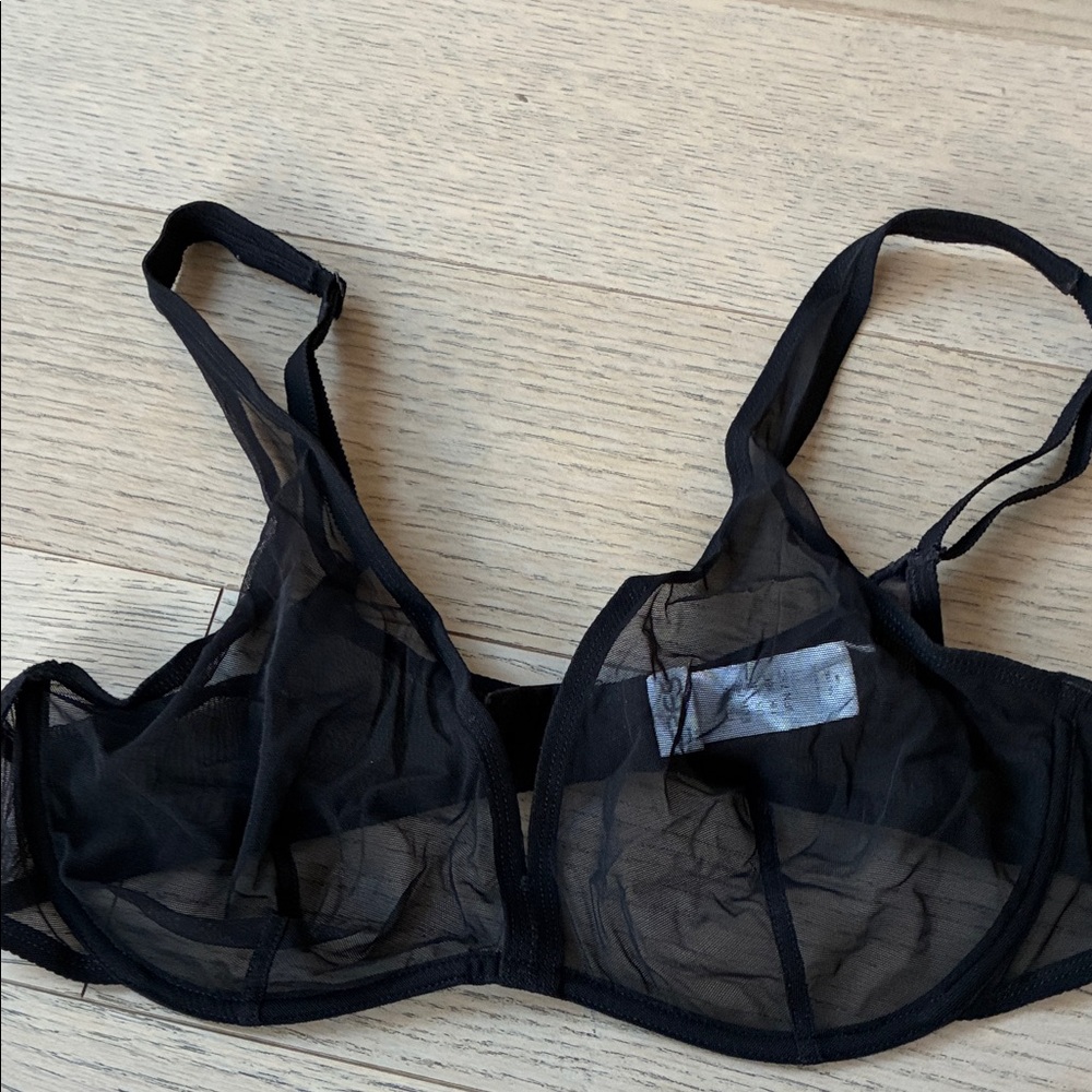 Eres Black and Pink Lace Bras- sz 34C - Picture 7 of 12